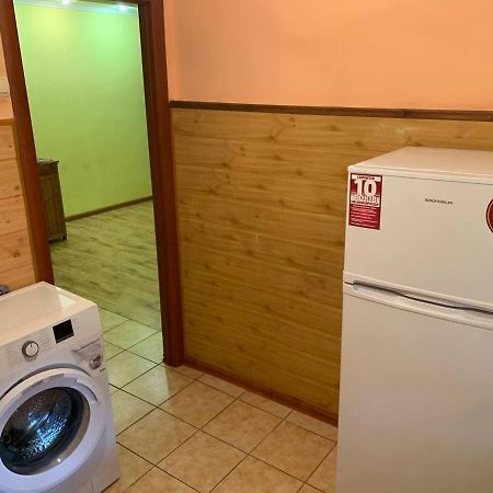 Апартаменти З Усіма Зручностями 체르니우치 외부 사진