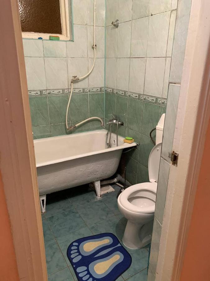 Апартаменти З Усіма Зручностями 체르니우치 외부 사진